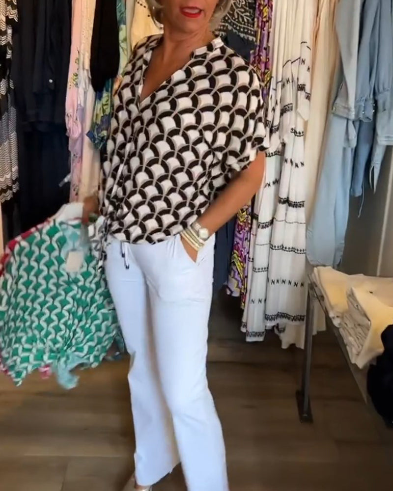 Haut décontracté imprimé à manches courtes et col en V